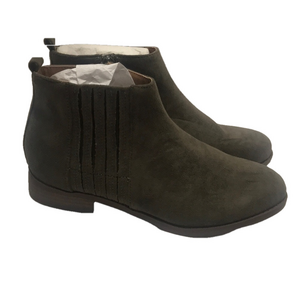 NWOB David Aaron Suede Ankle Boot Sz 7M